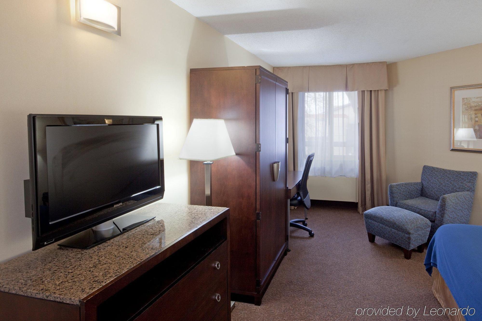 Quality Inn Saint-Jean-Sur-Richelieu Zimmer foto